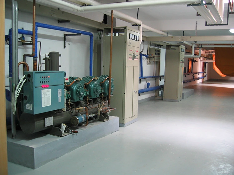 Unità di compressione frigorifera alternativa semiermetica monostadio